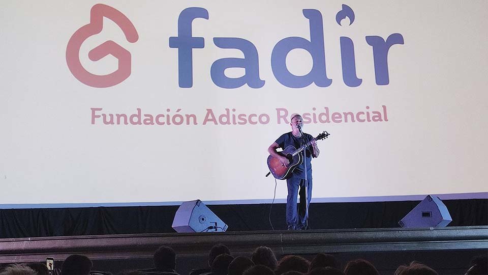 Pablo Carbonell durante su actuación en Corella a favor de Adisco