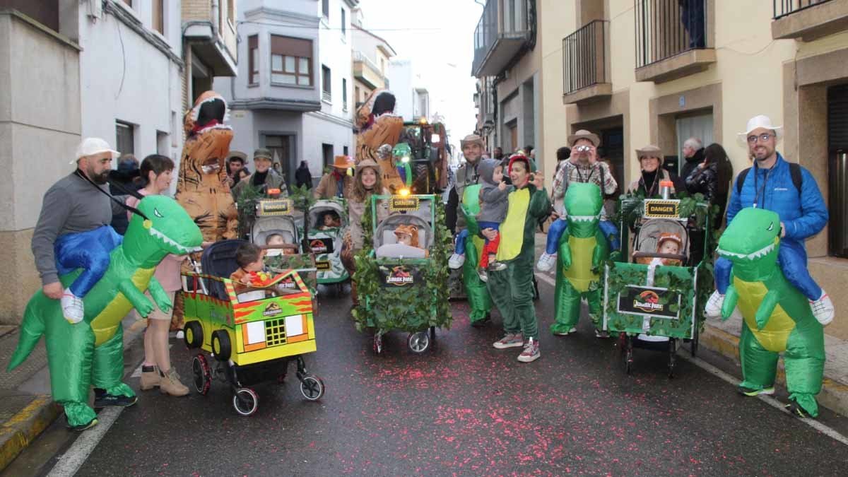 Participantes en el desfile del Carnaval de Murchante 2024