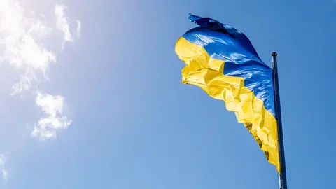 Bandera ucraniana ondeando