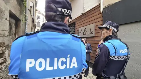 Policía Local de Tudela en el casco antiguo