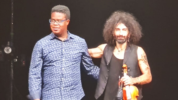 Melón y Ara Malikian