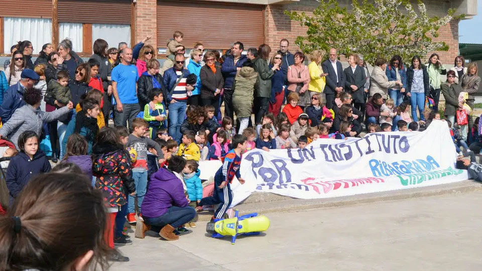 por un nuevo instituto