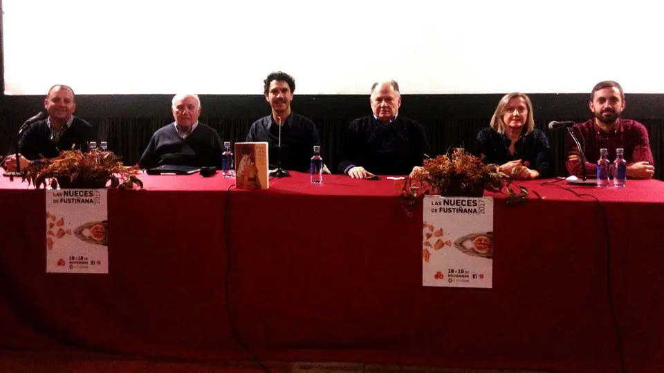 Mesa Redonda Fustiñana