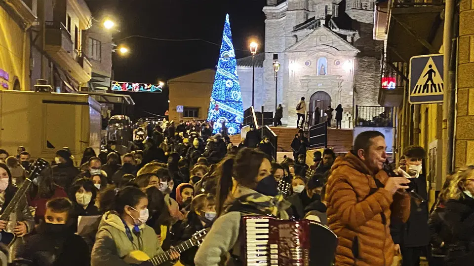 Mialgro durante el encendido navideño