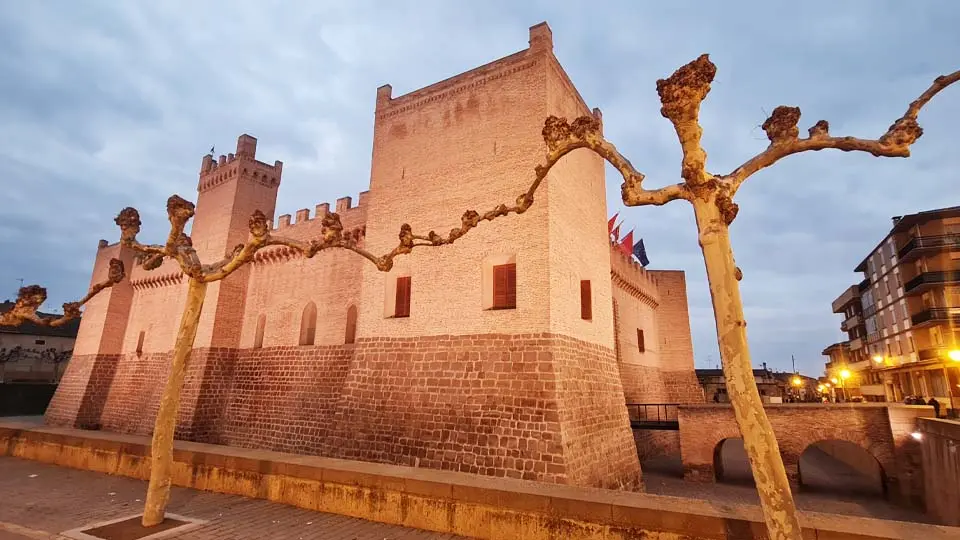 Castillo de Marcilla iluminado