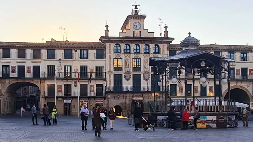 Banderas Plaza Nueva