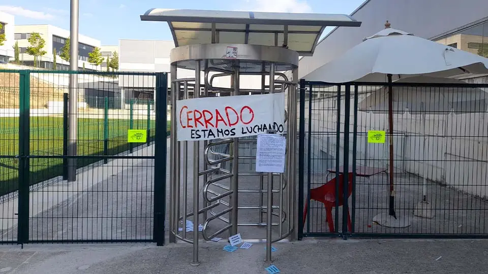 Pisicnas cerradas debido a la huelga. Foto UGT Navarra