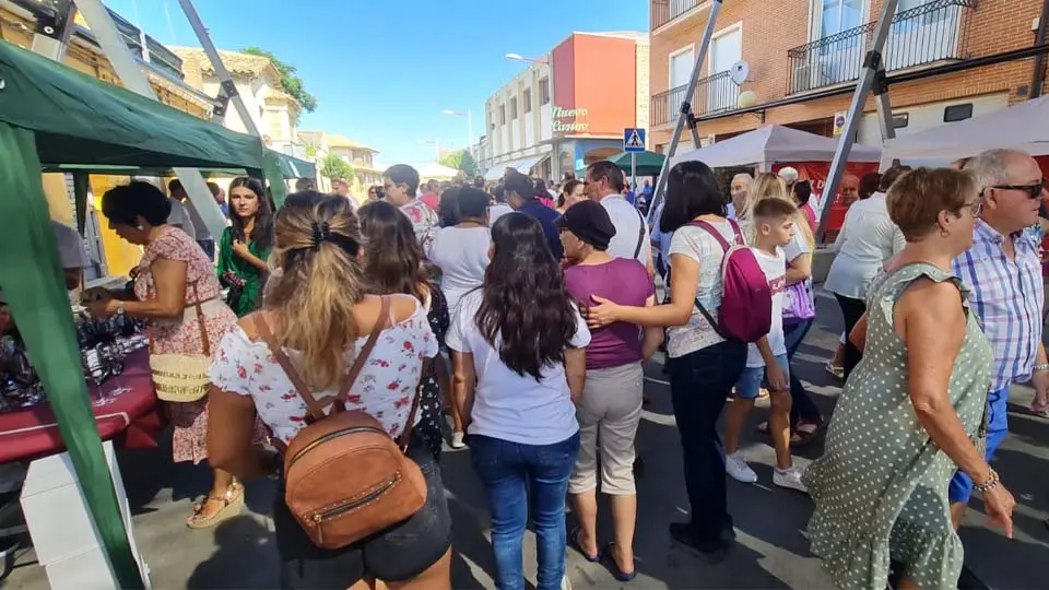 Zona de stands Día del Tomate de Cadreita 2022