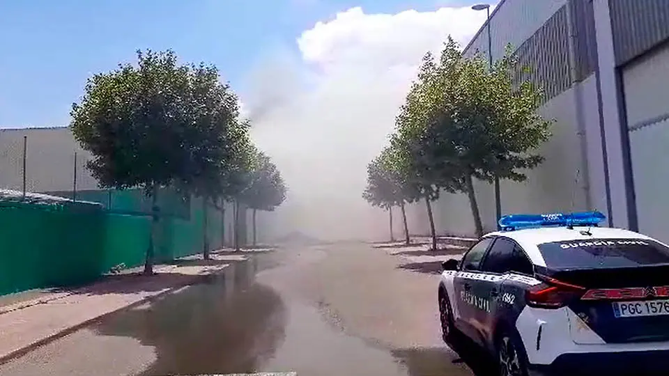 cintruenigo incendio centro de reciclaje de navarra2