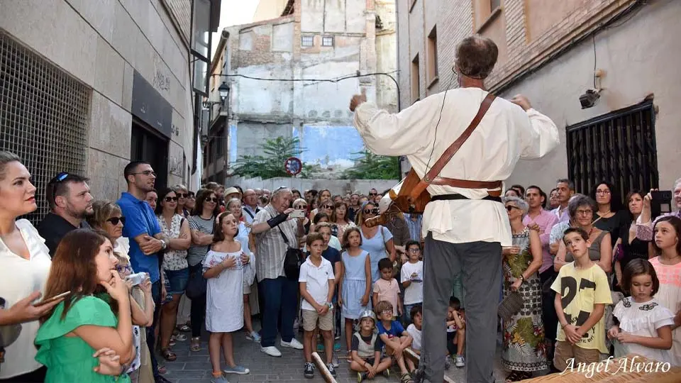 Jornadas de las Tres Culturas 2018. Visita teatralizada por el Casco Histórico con la Compañía Los Navegantes, Teatro. Fotografía de Angel Alvaro García