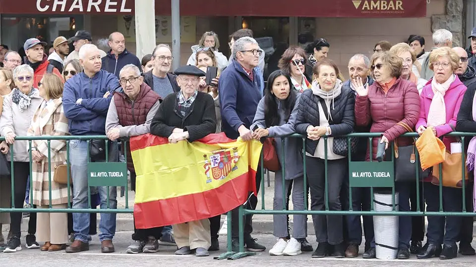Esperando a Doña Letizia en Tudela 2023 (49)
