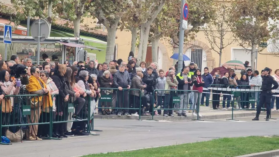 Esperando a Doña Letizia en Tudela 2023 (5)