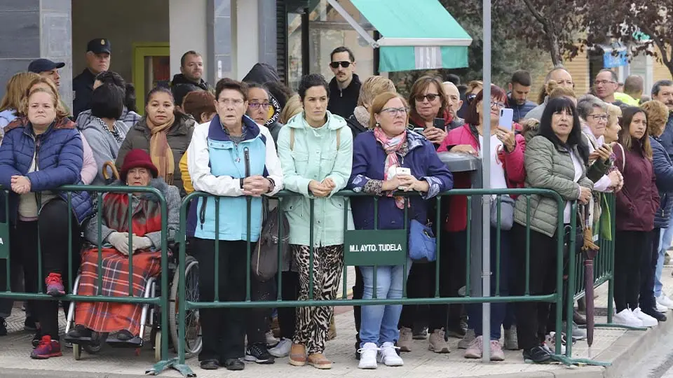 Esperando a Doña Letizia en Tudela 2023 (25)