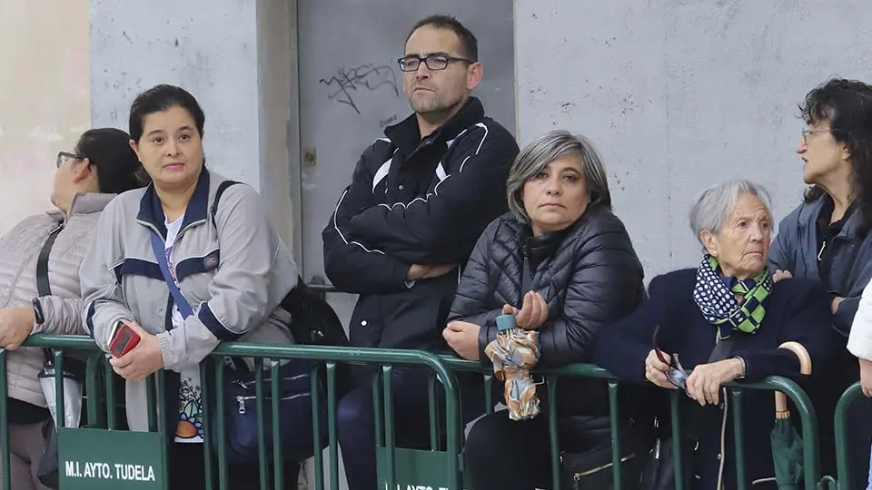 Esperando a Doña Letizia en Tudela 2023 (26)