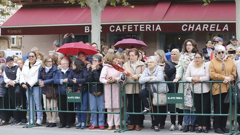 Esperando a Doña Letizia en Tudela 2023 (30)