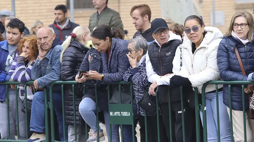 Esperando a Doña Letizia en Tudela 2023 (39)