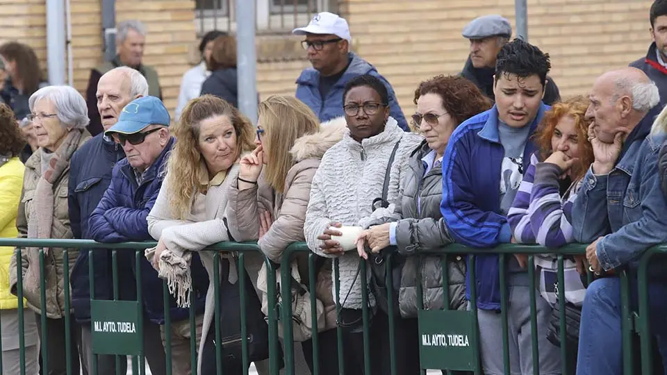 Esperando a Doña Letizia en Tudela 2023 (40)