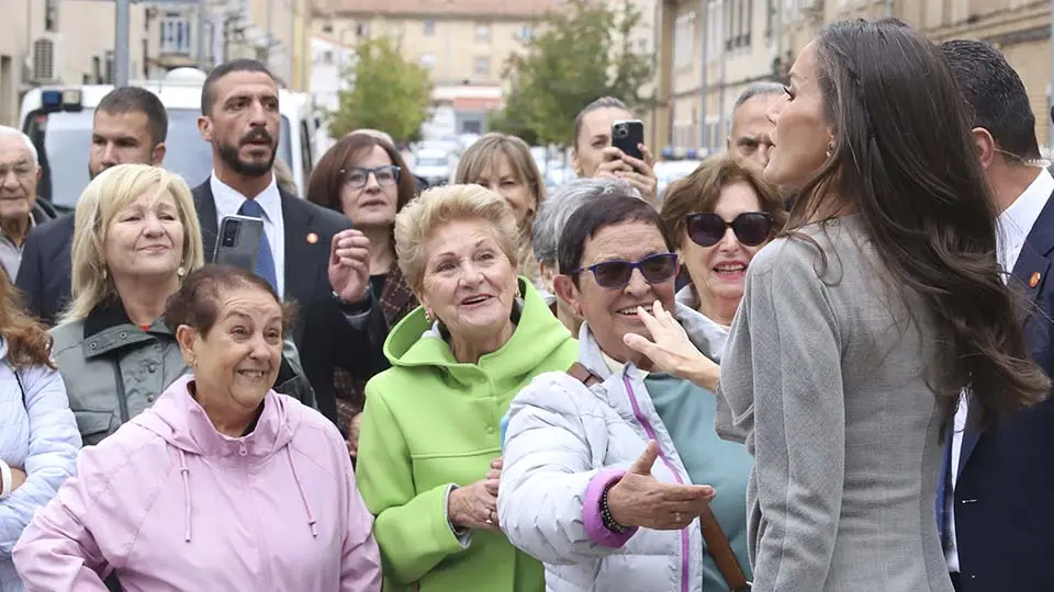 Letizia saludando 2023 (9)