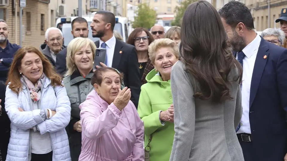 Letizia saludando 2023 (10)