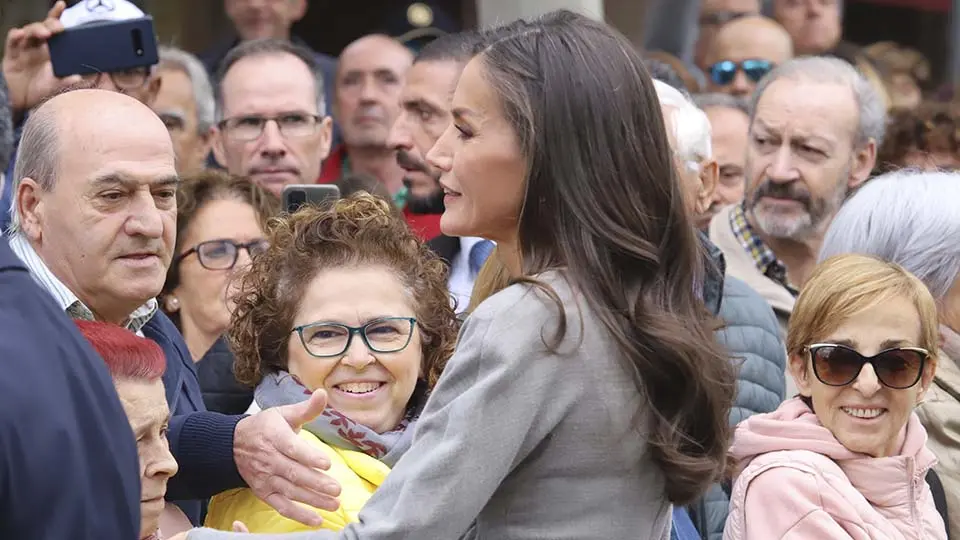 Letizia saludando 2023 (16)