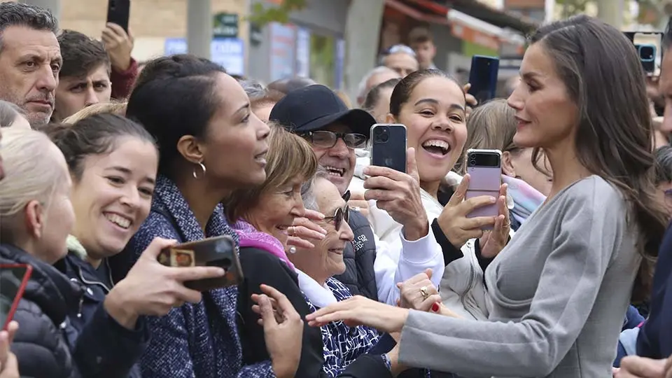 Letizia saludando 2023 (20)