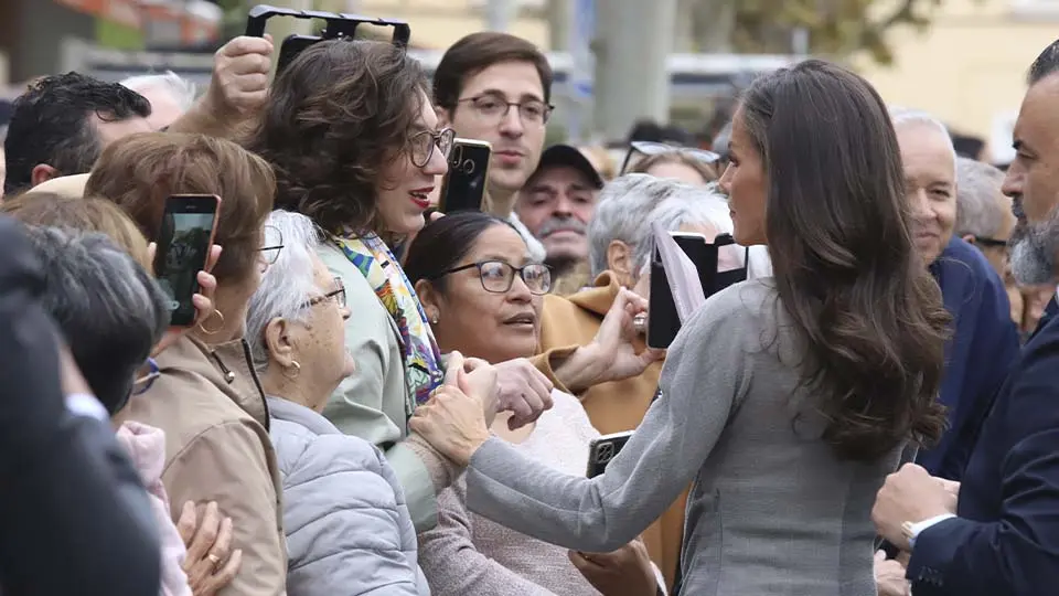 Letizia saludando 2023 (23)