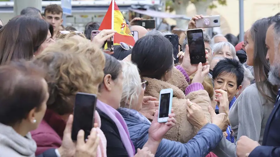 Letizia saludando 2023 (28)