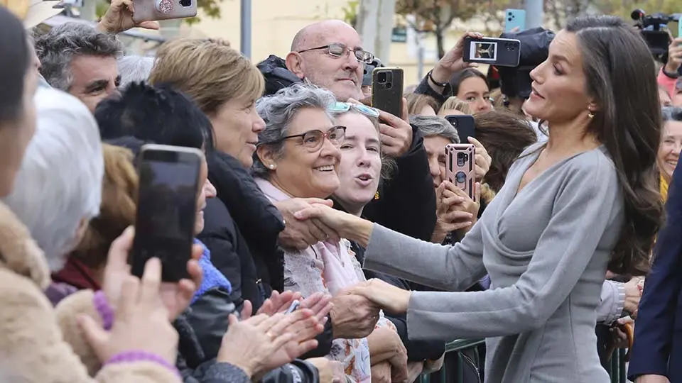 Letizia saludando 2023 (29)