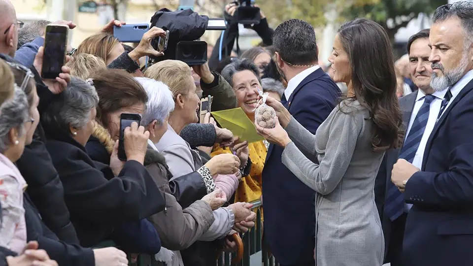 Letizia saludando 2023 (34)