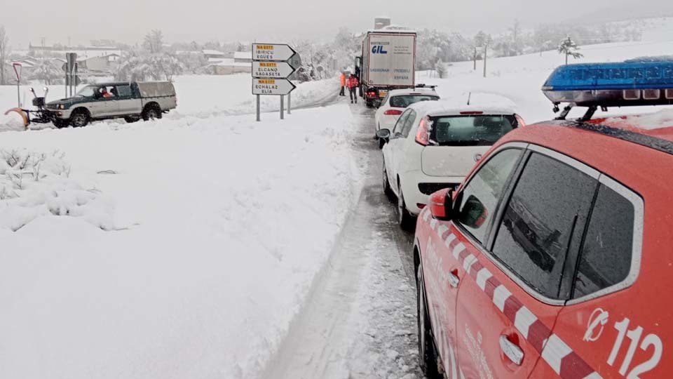 Temporal de nieve en carretera. Policía Foral de Navarra
