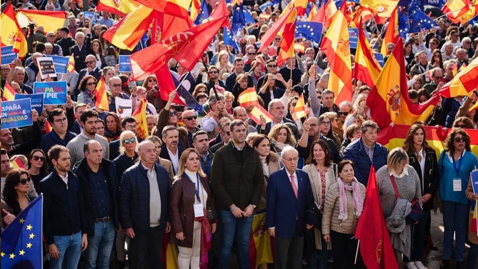 Manifestación contra la amnistía en Pamplona 12nov2023 1