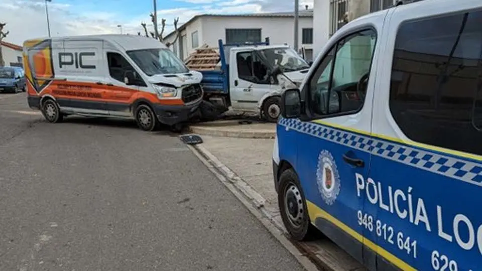 Colisión de dos vehículos en el polígono de Cintruénigo. Foto X Policía Local