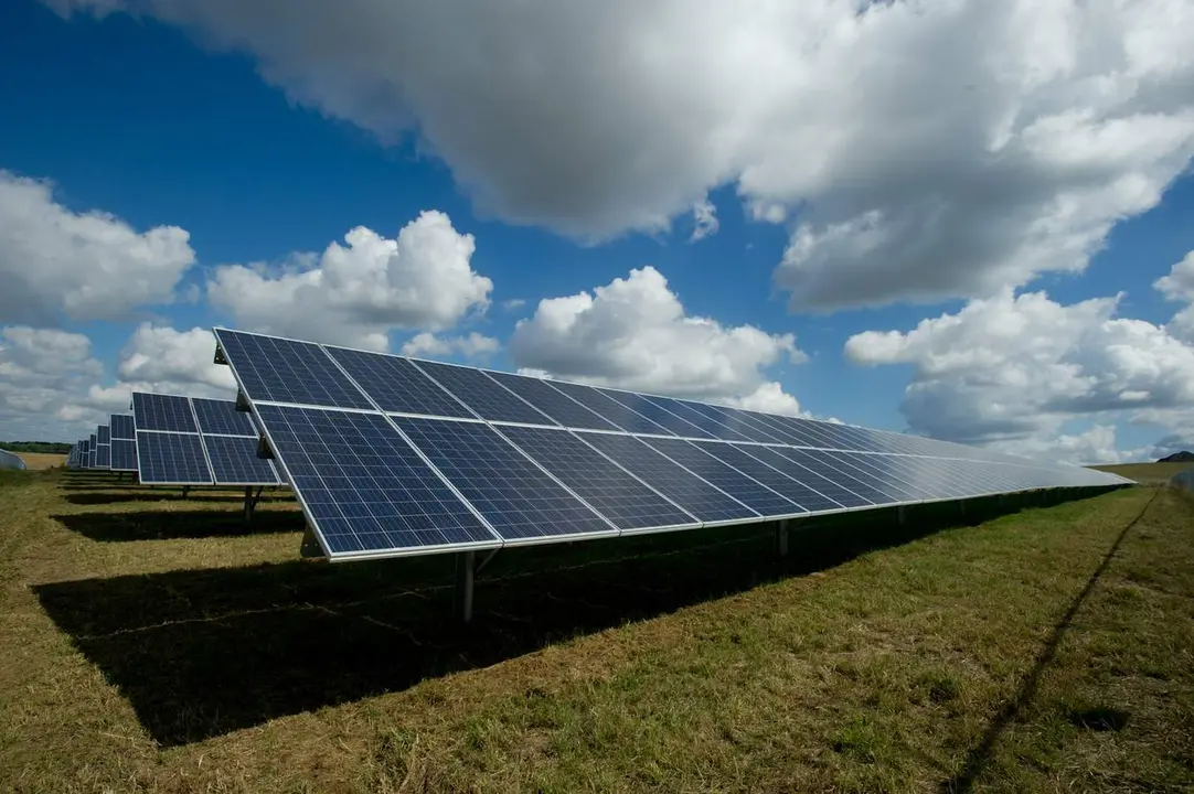  Los paneles solares que ayudan a cargar tus dispositivos sin gastar nada 