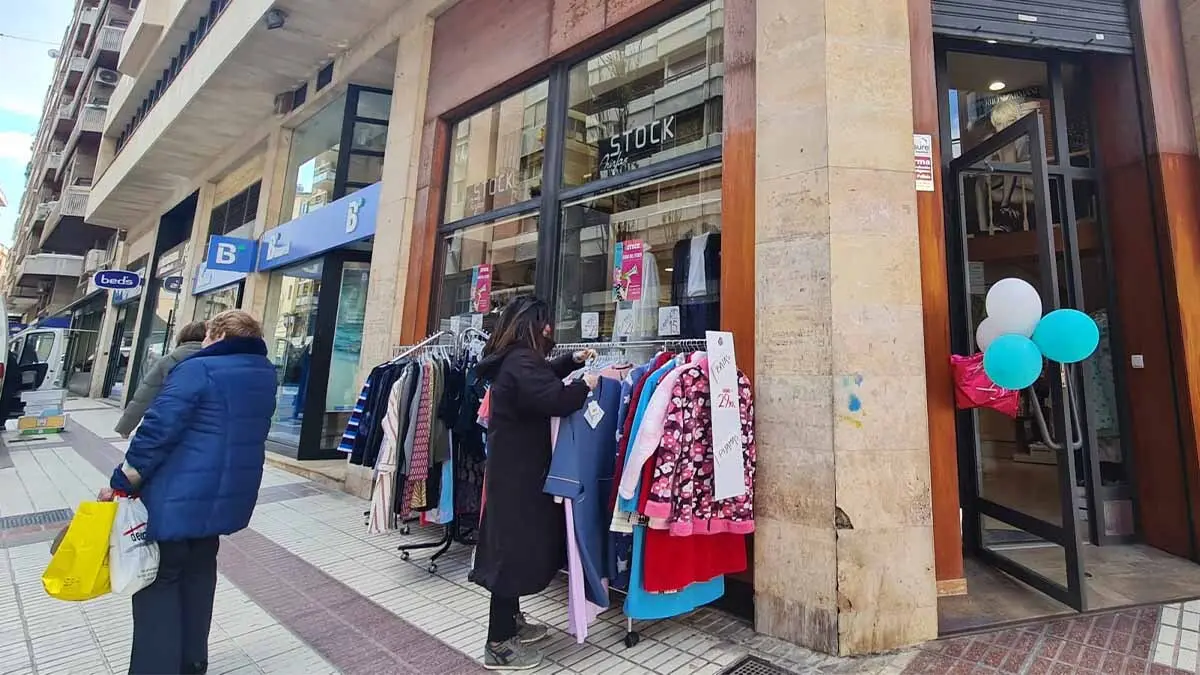 Feria del Stock Tudela Comercio Avenida Zaragoza.  Foto Tudelahoy
