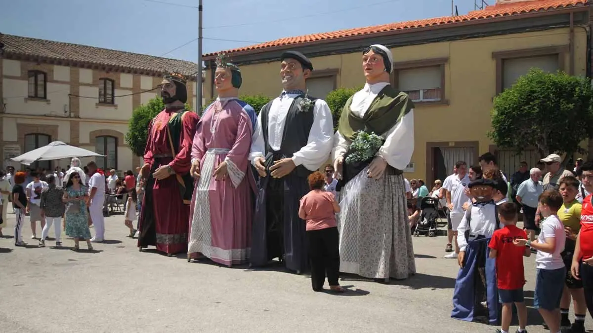 Buñuel 25 Aniversario Gigantes 2025 (4)