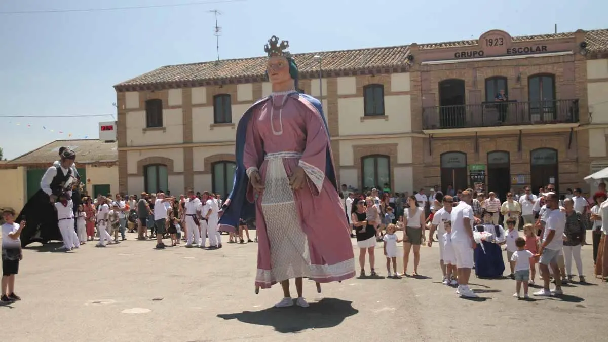 Buñuel 25 Aniversario Gigantes 2025 (8)