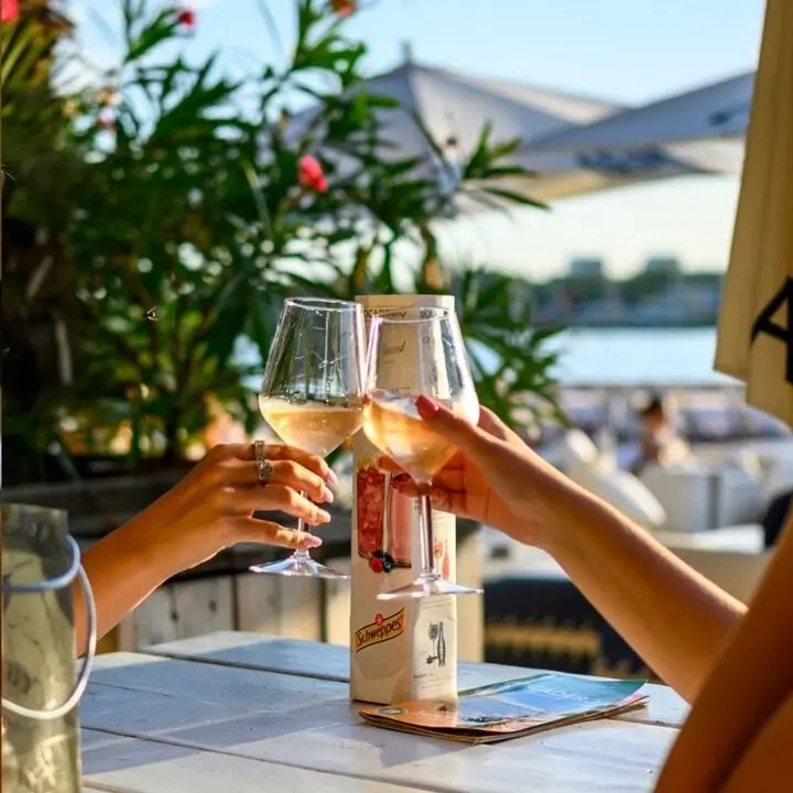  Cómo crear el merchandising más adecuado para tu bar: tipos, productos y estrategias de marketing 