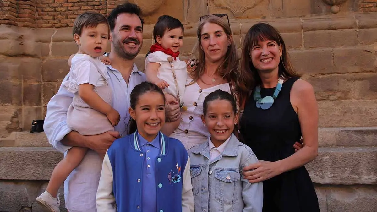 imposición del primer pañuelo de fiestas a los niños nacidos en 2024 (9)