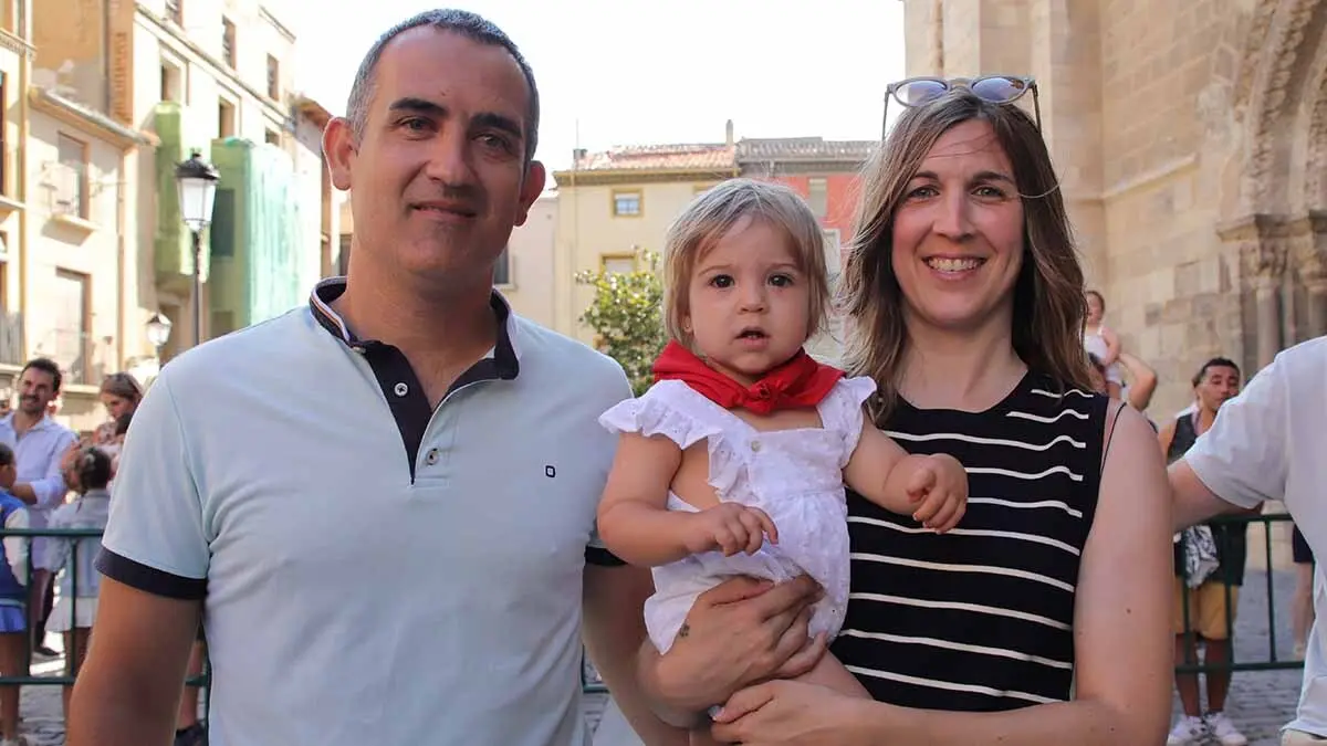 imposición del primer pañuelo de fiestas a los niños nacidos en 2024 (17)