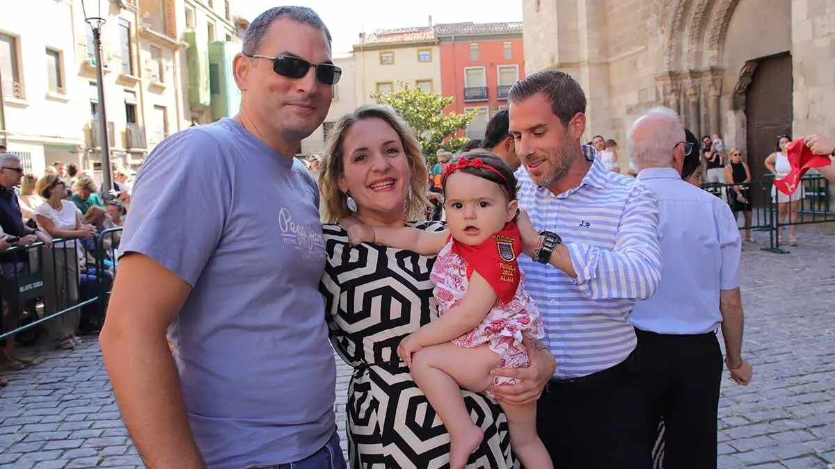 imposición del primer pañuelo de fiestas a los niños nacidos en 2024 (24)