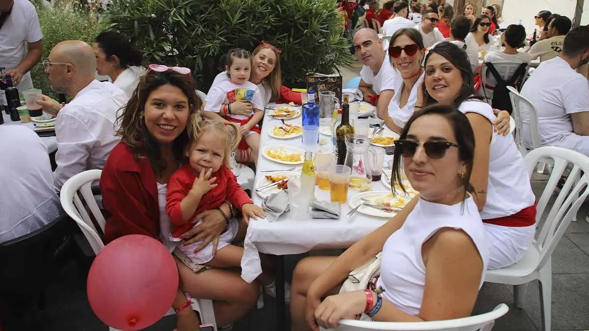 Fotos Almuerzos 24 julio 2025. Fiestas de Tudela (1)