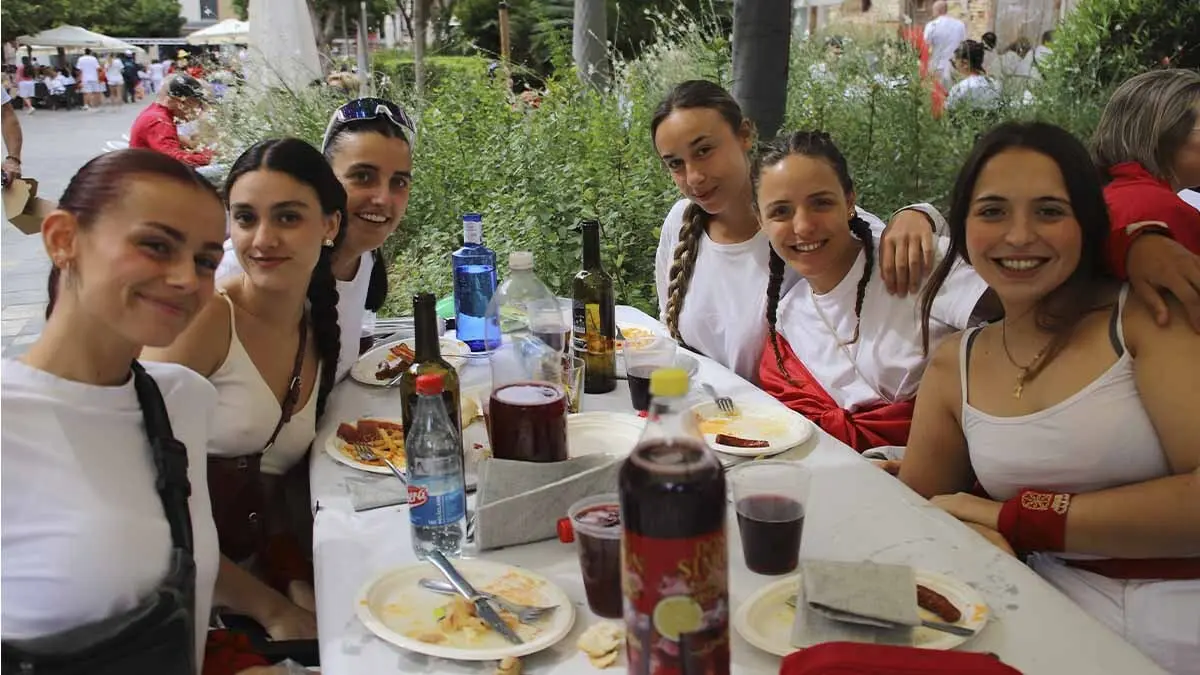 Fotos Almuerzos 24 julio 2025. Fiestas de Tudela (4)
