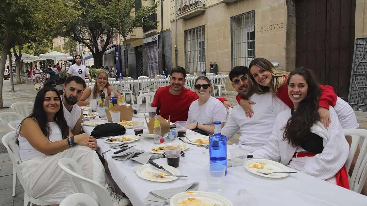 Fotos Almuerzos 24 julio 2025. Fiestas de Tudela (7)