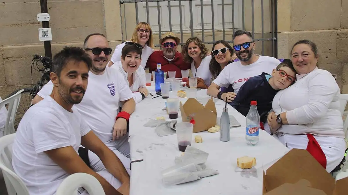 Fotos Almuerzos 24 julio 2025. Fiestas de Tudela (9)