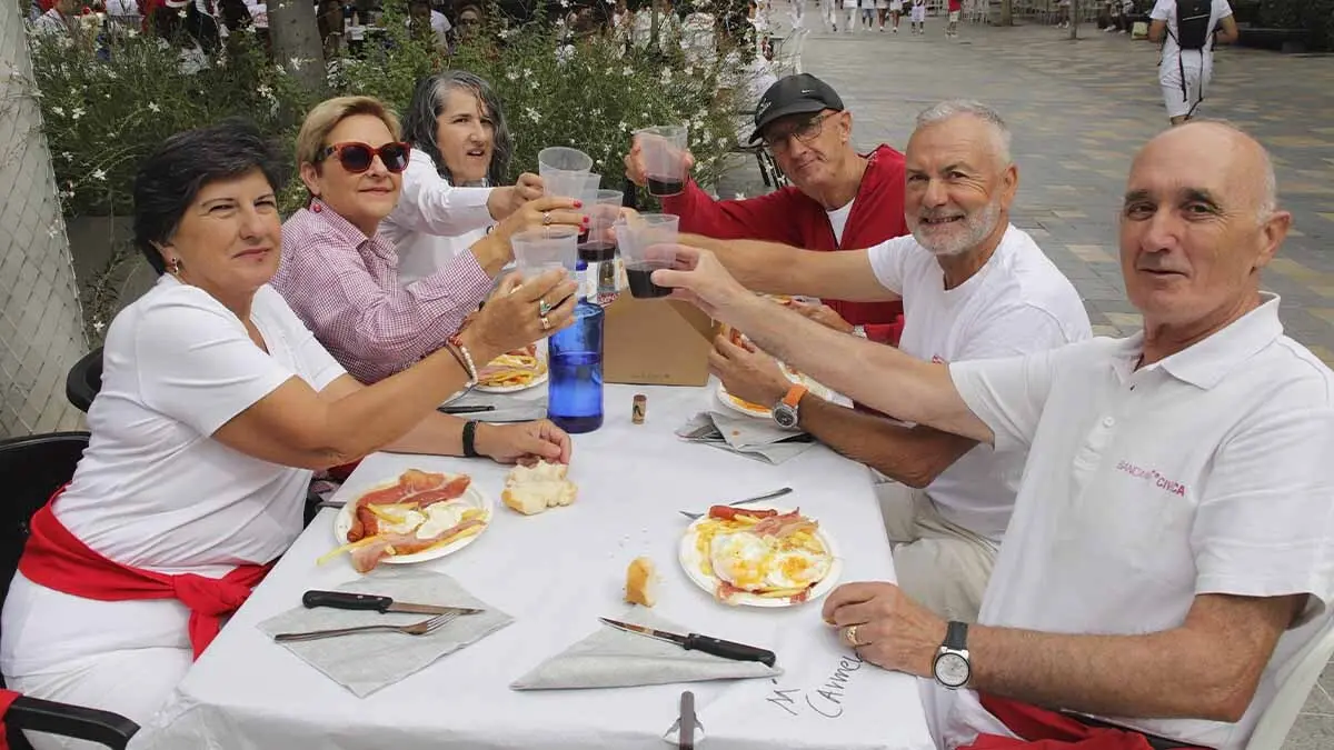 Fotos Almuerzos 24 julio 2025. Fiestas de Tudela (13)