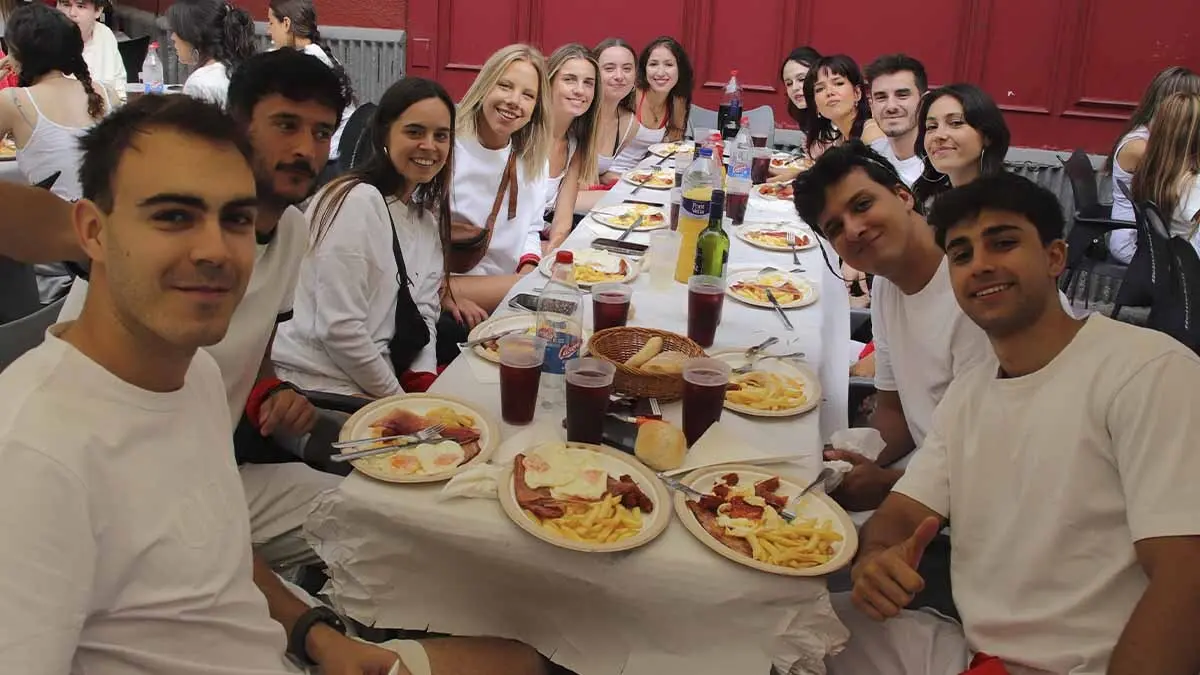 Fotos Almuerzos 24 julio 2025. Fiestas de Tudela (30)