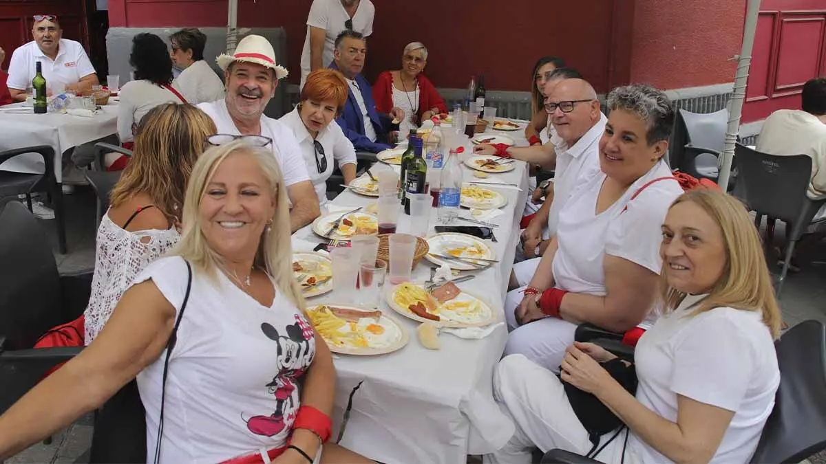 Fotos Almuerzos 24 julio 2025. Fiestas de Tudela (34)