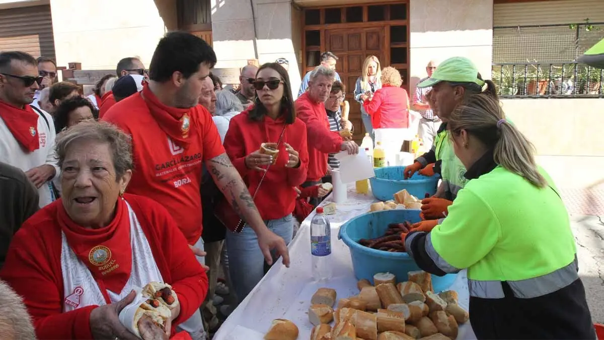 Fiestas de Santa Ana en Buñuel. 25 de julio 2025. Almuerzo (1)