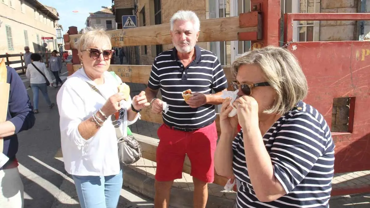 Fiestas de Santa Ana en Buñuel. 25 de julio 2025. Almuerzo (2)