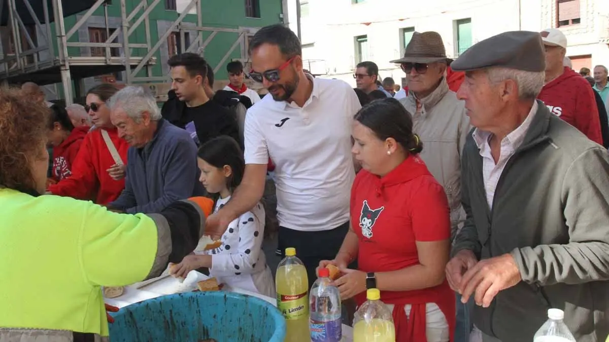 Fiestas de Santa Ana en Buñuel. 25 de julio 2025. Almuerzo (4)